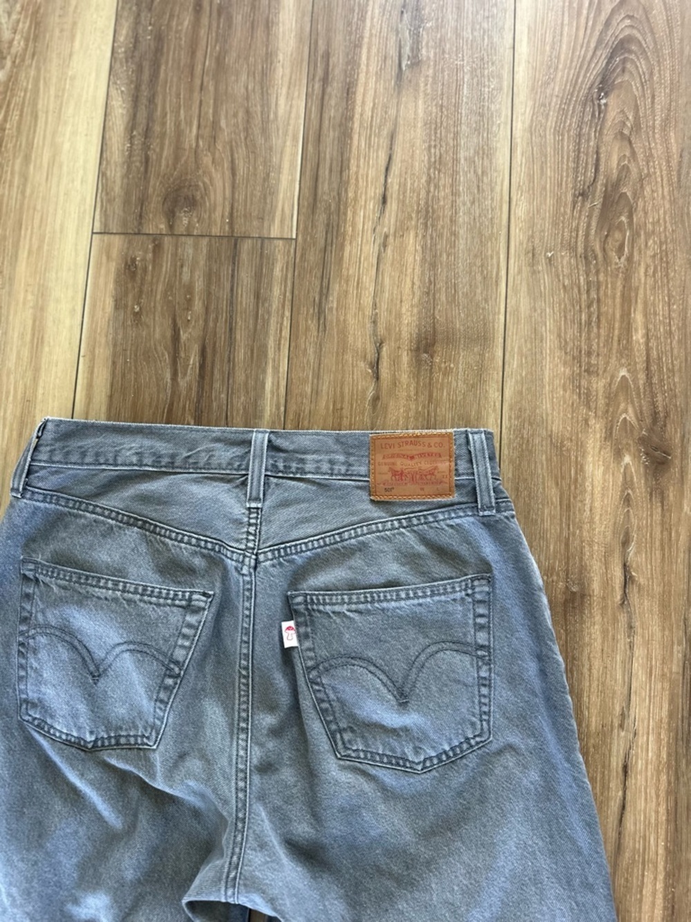 Levi’s 501 womens Gray High-Rise Straight Leg Jeans size W28L30 - Picture 6 of 6